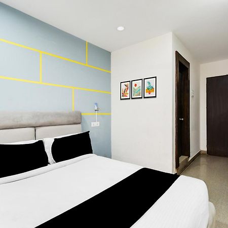 Super Townhouse Madhapur 100 Feet Road Formerly Jkc Grand Hyderabad Luaran gambar