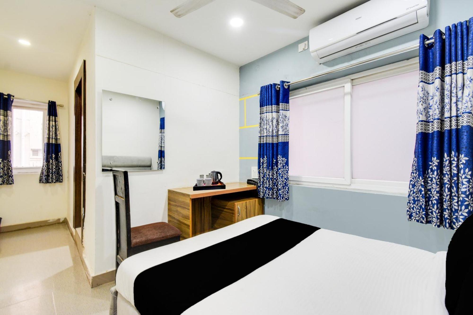 Super Townhouse Madhapur 100 Feet Road Formerly Jkc Grand Hyderabad Luaran gambar