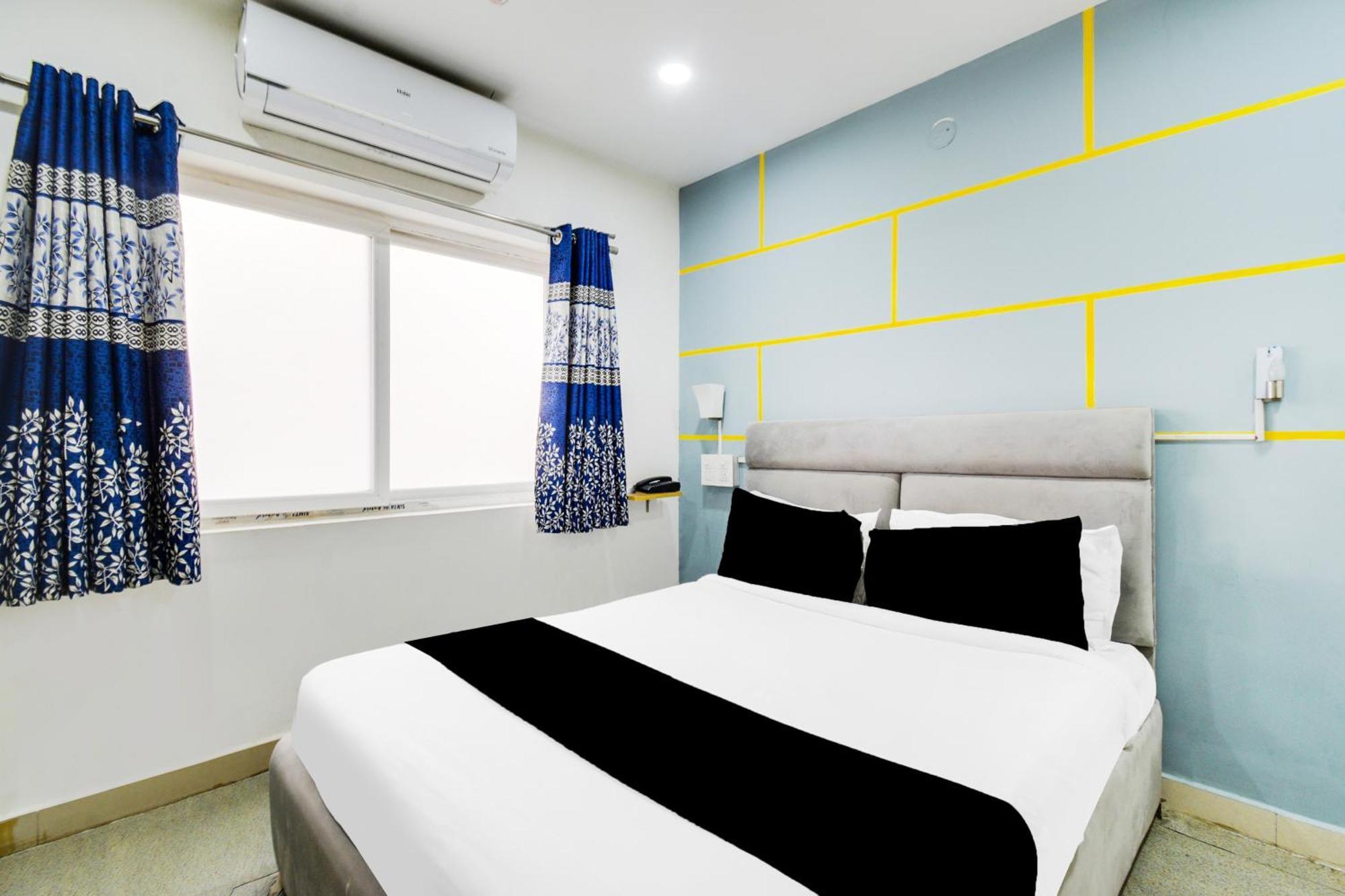 Super Townhouse Madhapur 100 Feet Road Formerly Jkc Grand Hyderabad Luaran gambar