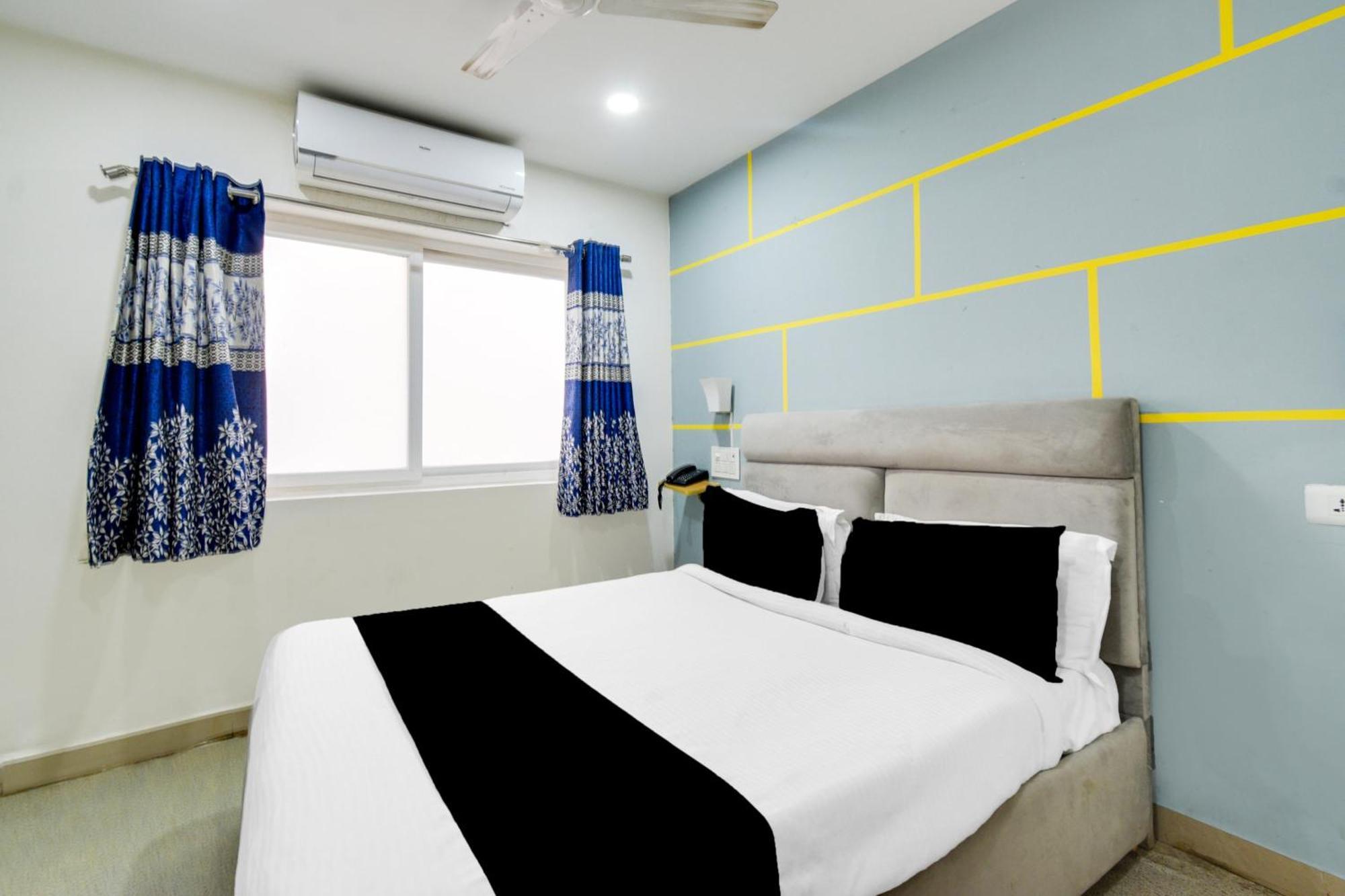 Super Townhouse Madhapur 100 Feet Road Formerly Jkc Grand Hyderabad Luaran gambar