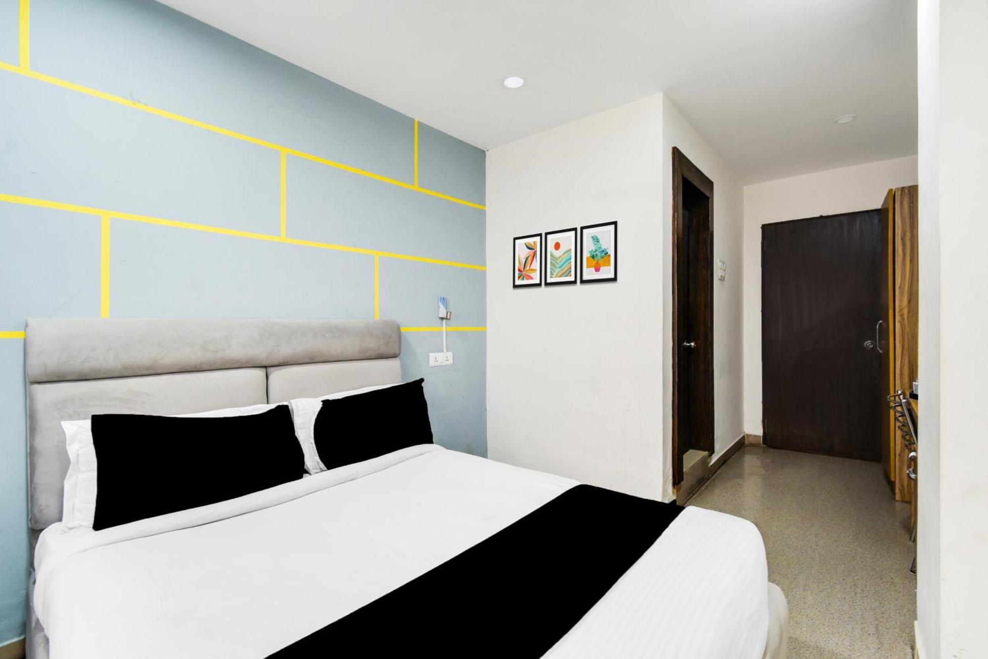 Super Townhouse Madhapur 100 Feet Road Formerly Jkc Grand Hyderabad Luaran gambar